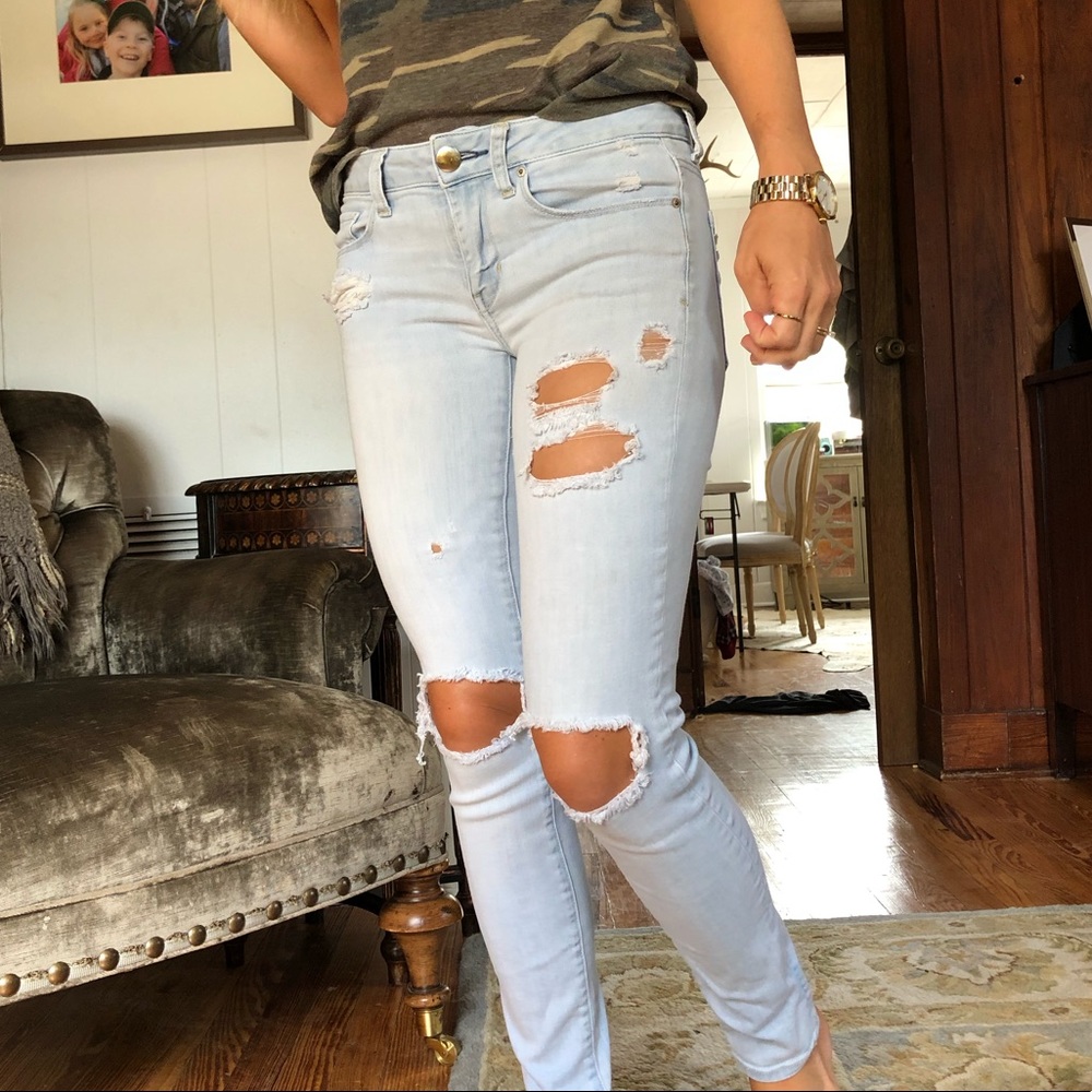 American eagle distressed jeans
